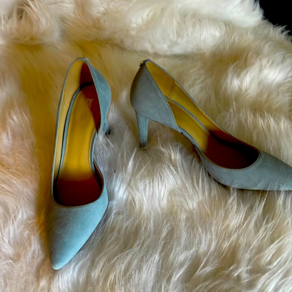 Suede pumps